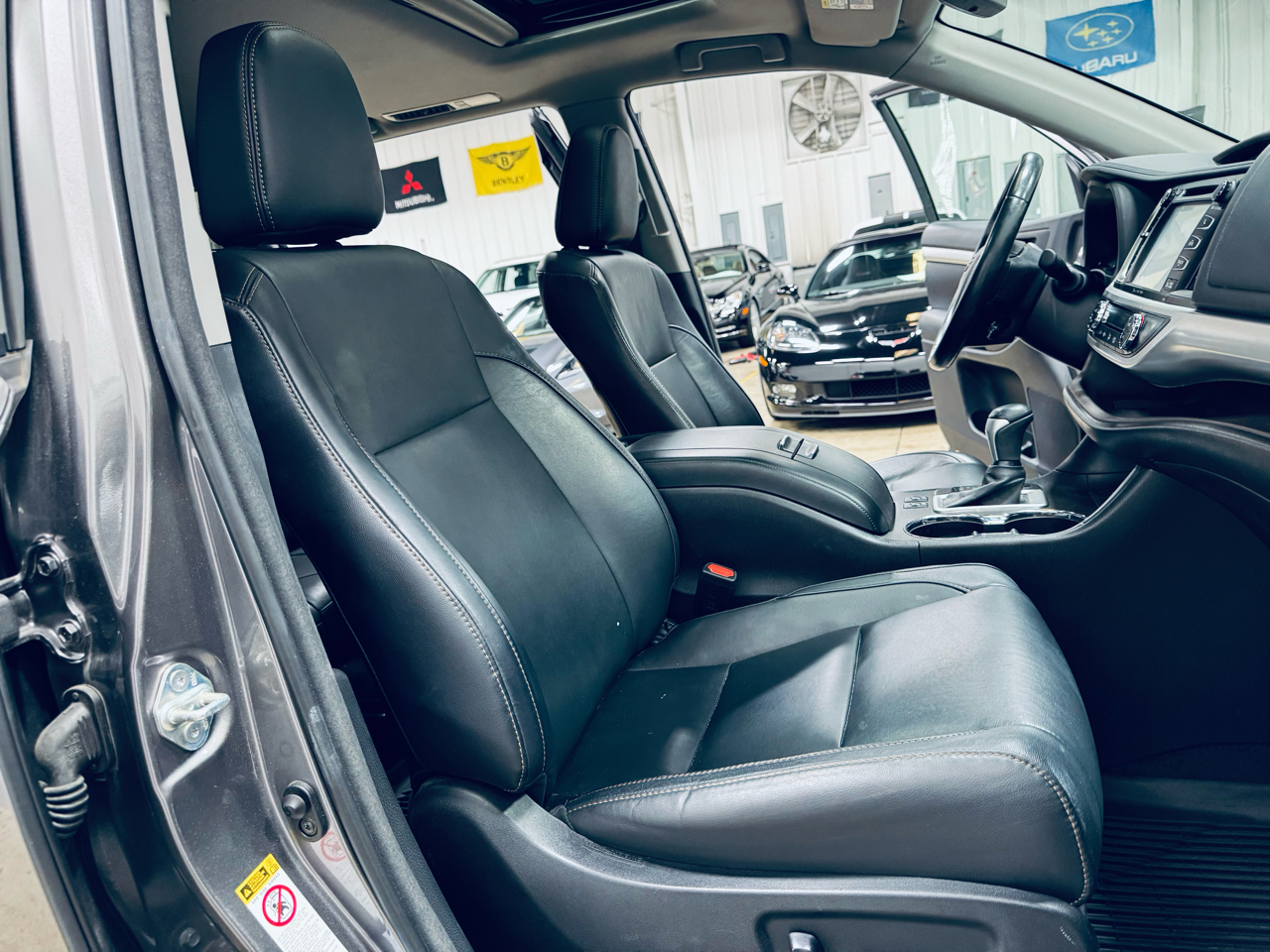 Toyota Highlander XLE V6 AWD (Natl) 2017