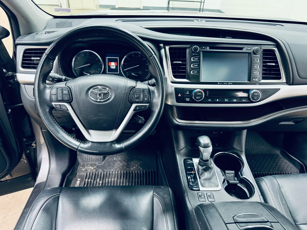 Toyota Highlander XLE V6 AWD (Natl) 2017