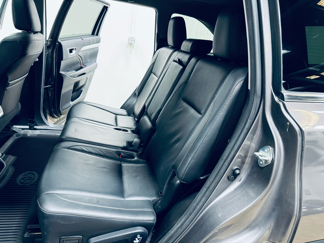 Toyota Highlander XLE V6 AWD (Natl) 2017