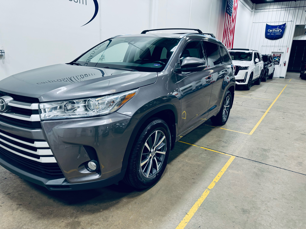 Toyota Highlander XLE V6 AWD (Natl) 2017