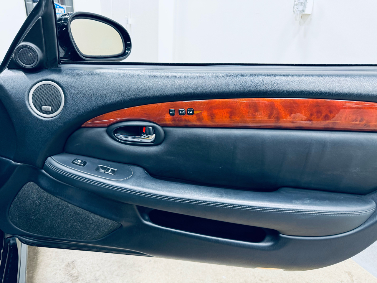 Lexus SC 430 2dr Convertible 2002