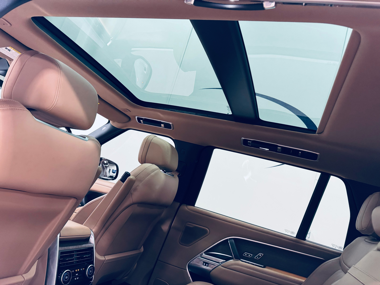 Land Rover Range Rover P530 SE LWB 7 Seat 2025