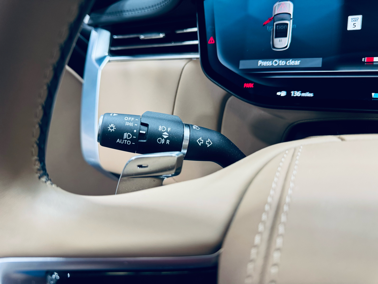 Land Rover Range Rover P530 SE LWB 7 Seat 2025