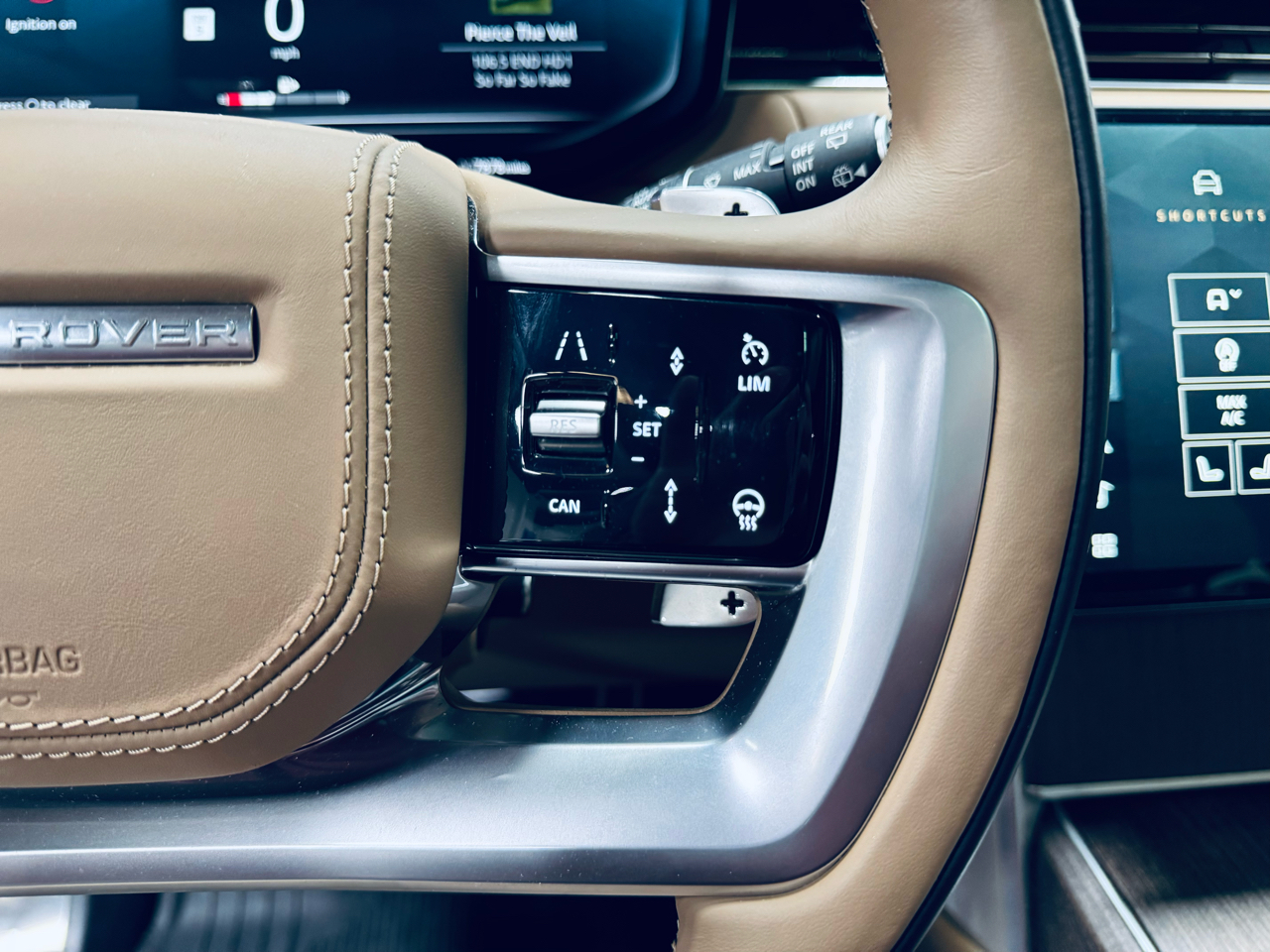 Land Rover Range Rover P530 SE LWB 7 Seat 2025