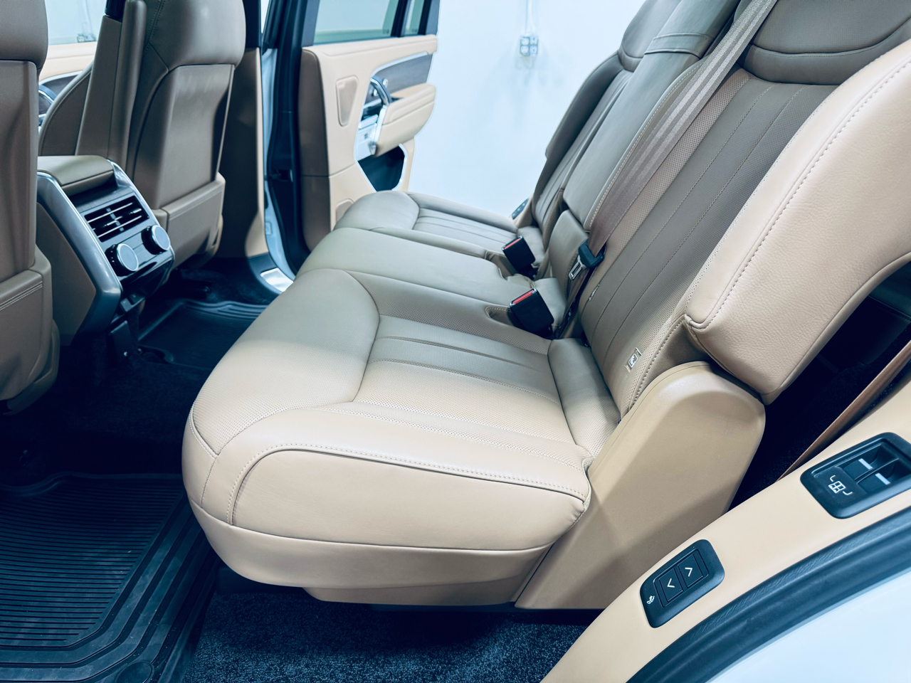 Land Rover Range Rover P530 SE LWB 7 Seat 2025