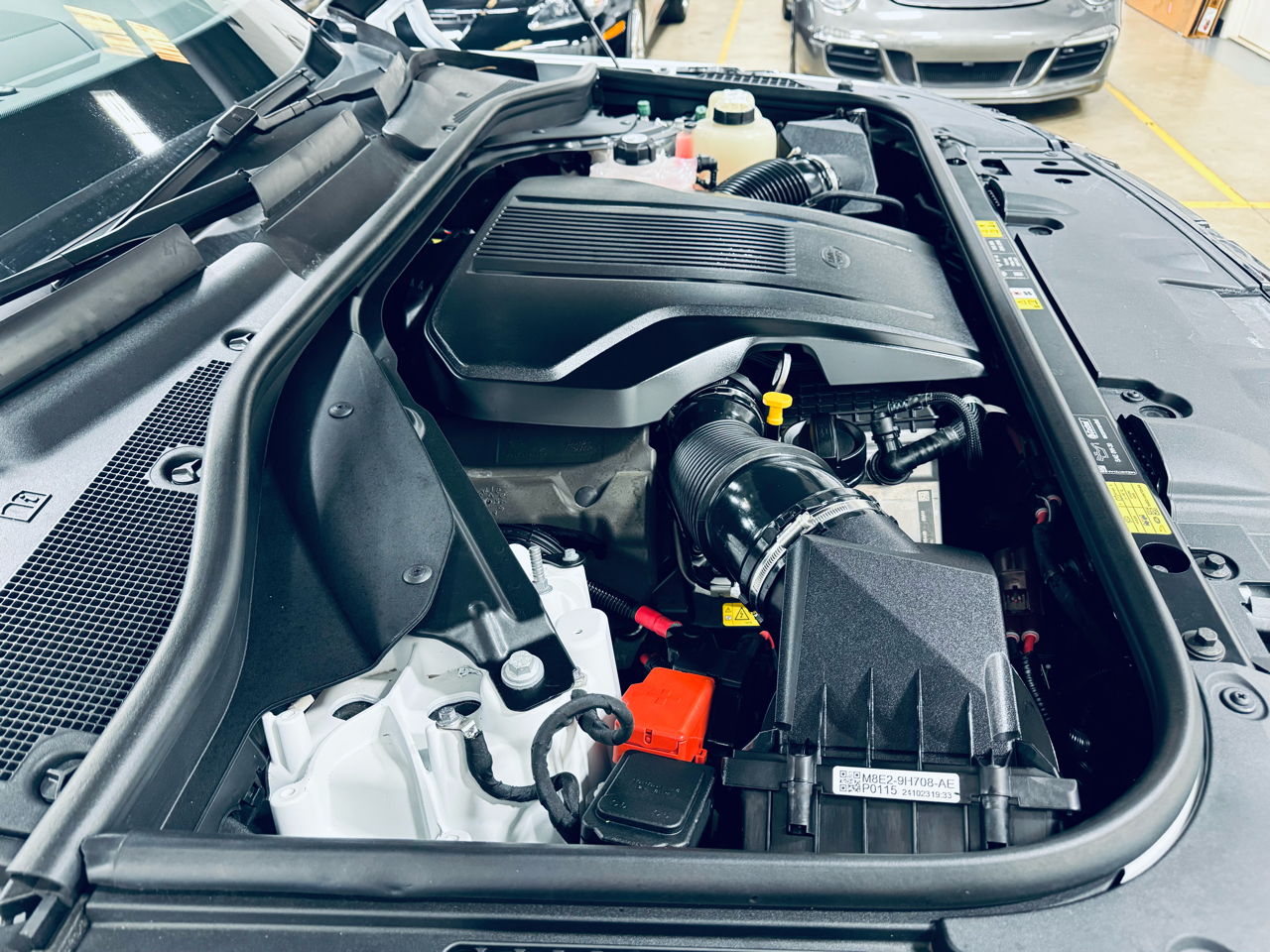 Land Rover Range Rover P530 SE LWB 7 Seat 2025