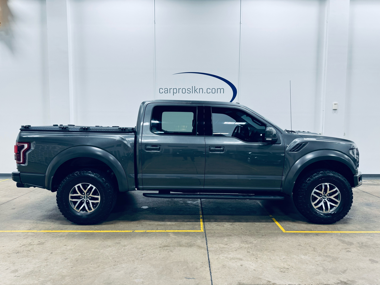 Ford F-150 Raptor 4WD SuperCrew 5.5' Box 2017