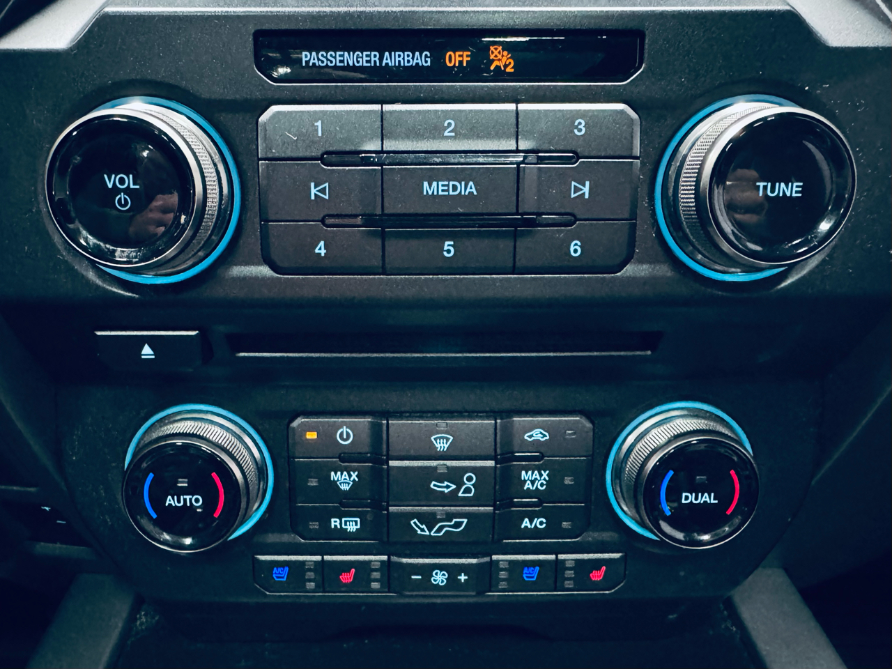 Ford F-150 Raptor 4WD SuperCrew 5.5' Box 2017