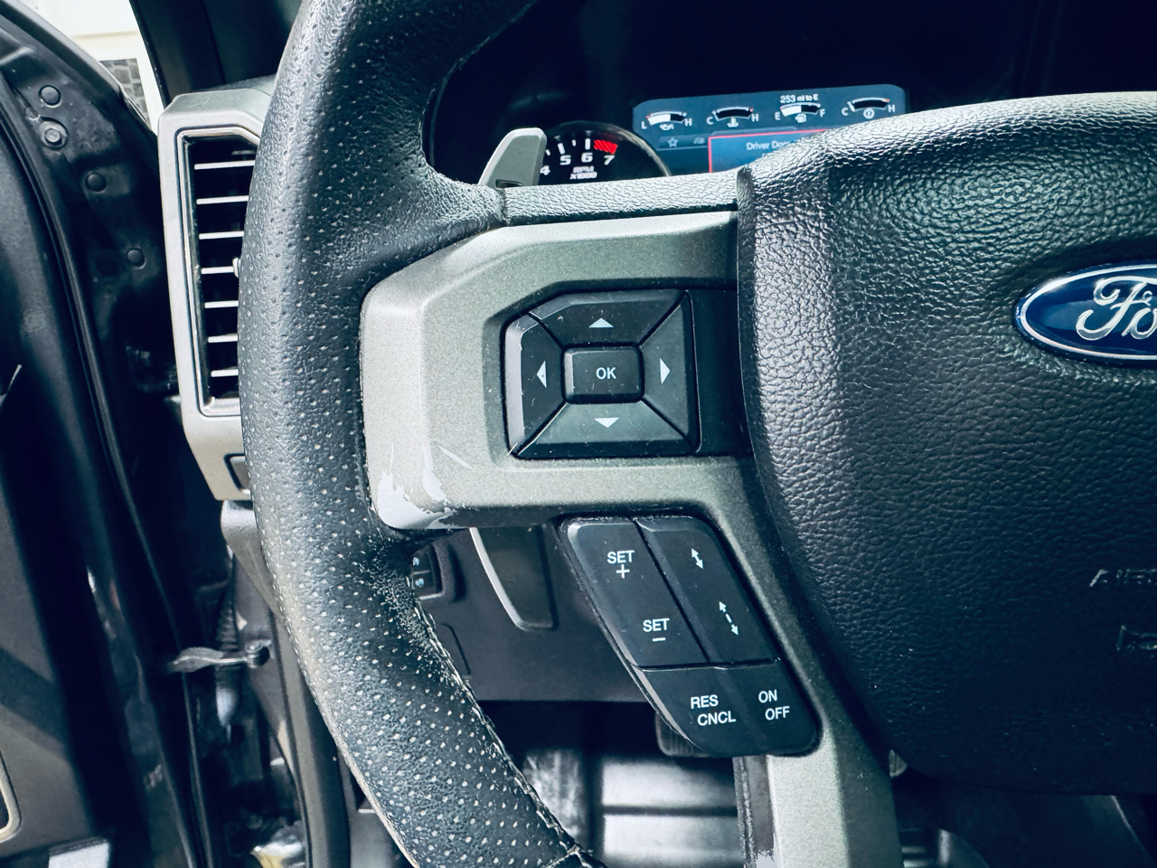 Ford F-150 Raptor 4WD SuperCrew 5.5' Box 2017