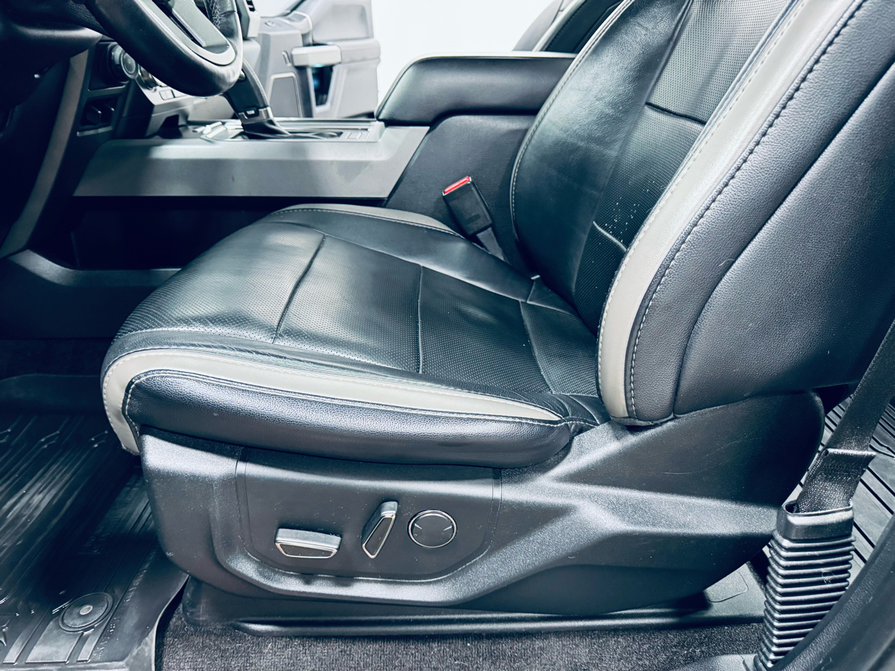 Ford F-150 Raptor 4WD SuperCrew 5.5' Box 2017