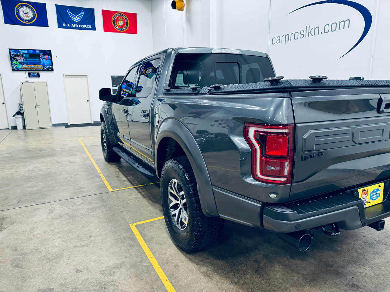 Ford F-150 Raptor 4WD SuperCrew 5.5' Box 2017