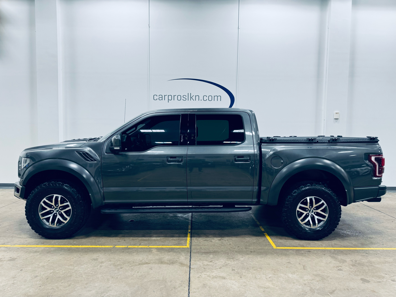 Ford F-150 Raptor 4WD SuperCrew 5.5' Box 2017