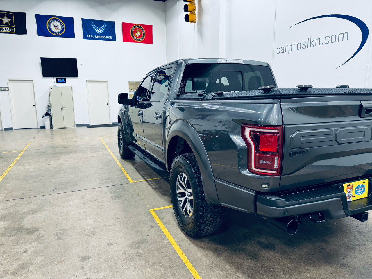 Ford F-150 Raptor 4WD SuperCrew 5.5' Box 2017