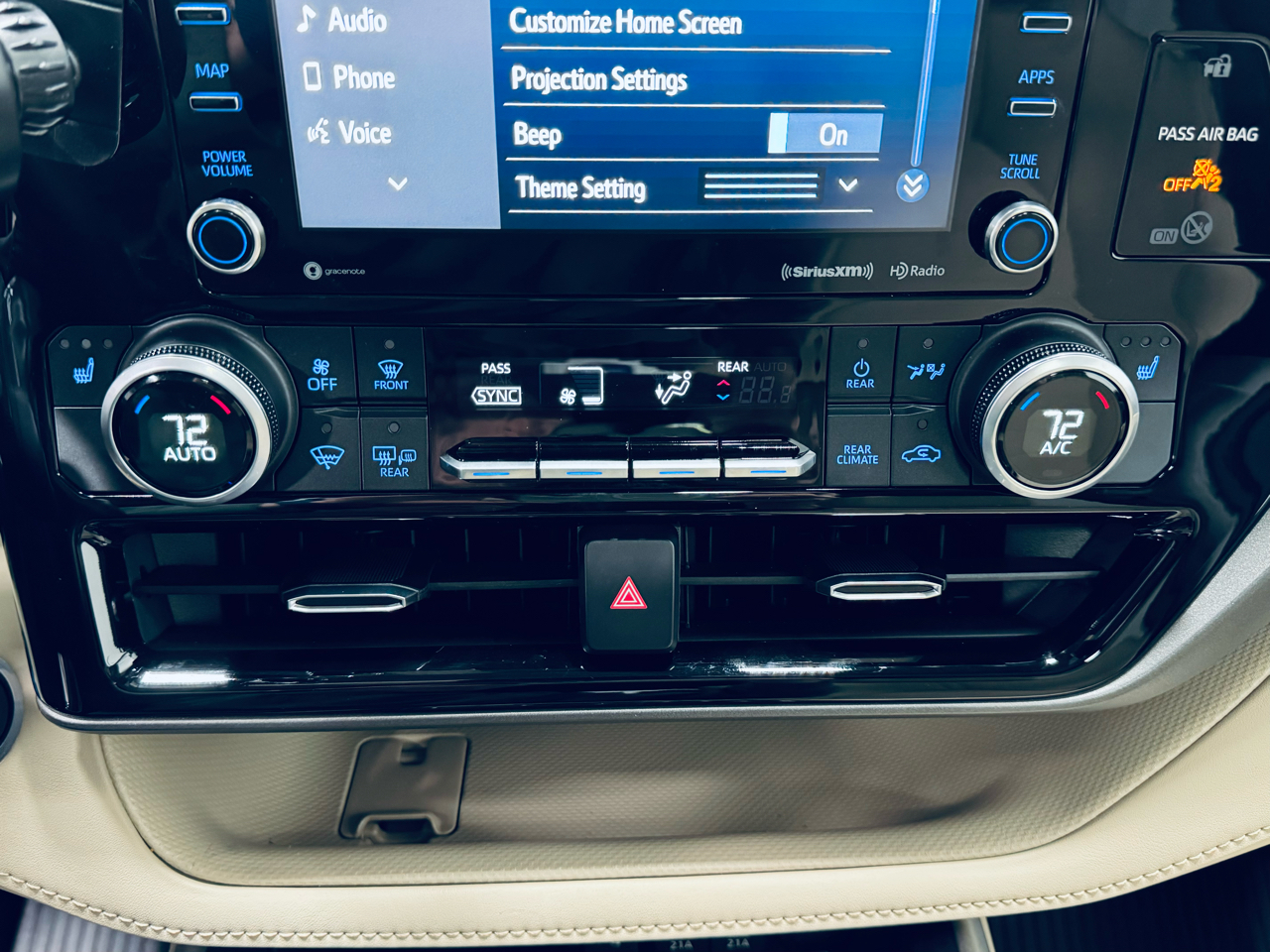 Toyota Highlander XLE FWD (Natl) 2021