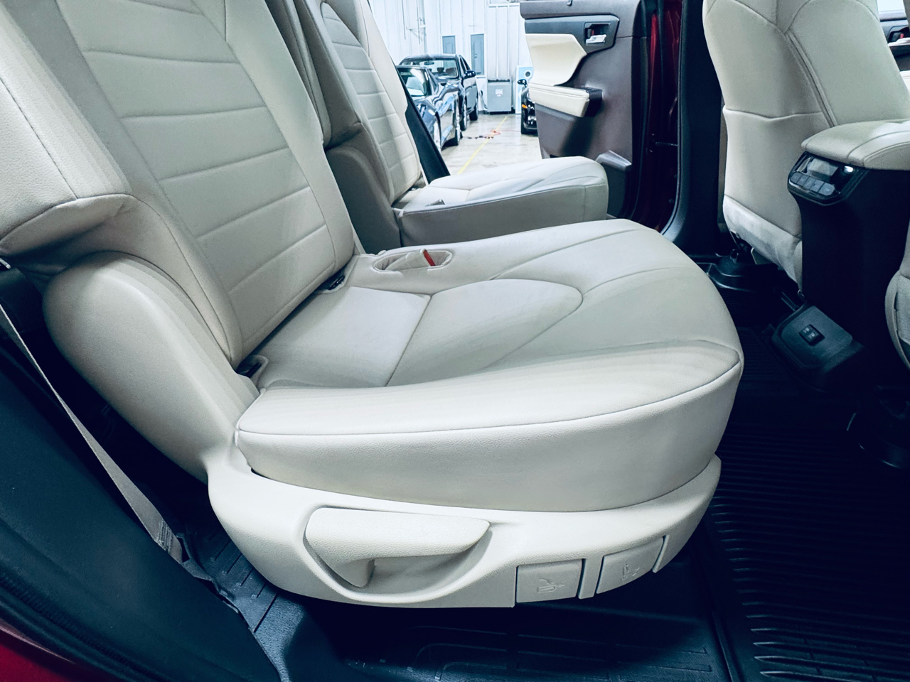 Toyota Highlander XLE FWD (Natl) 2021