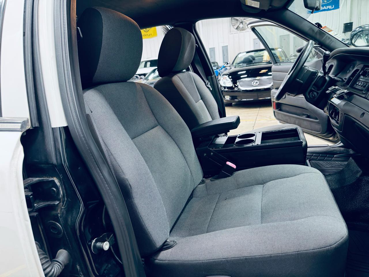 Ford Police Interceptor 4dr Sdn w/3.27 Axle 2011