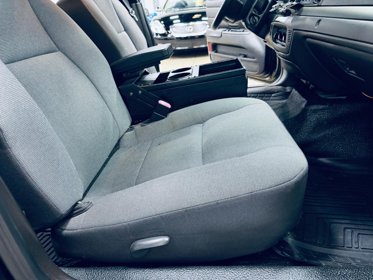 Ford Police Interceptor 4dr Sdn w/3.27 Axle 2011