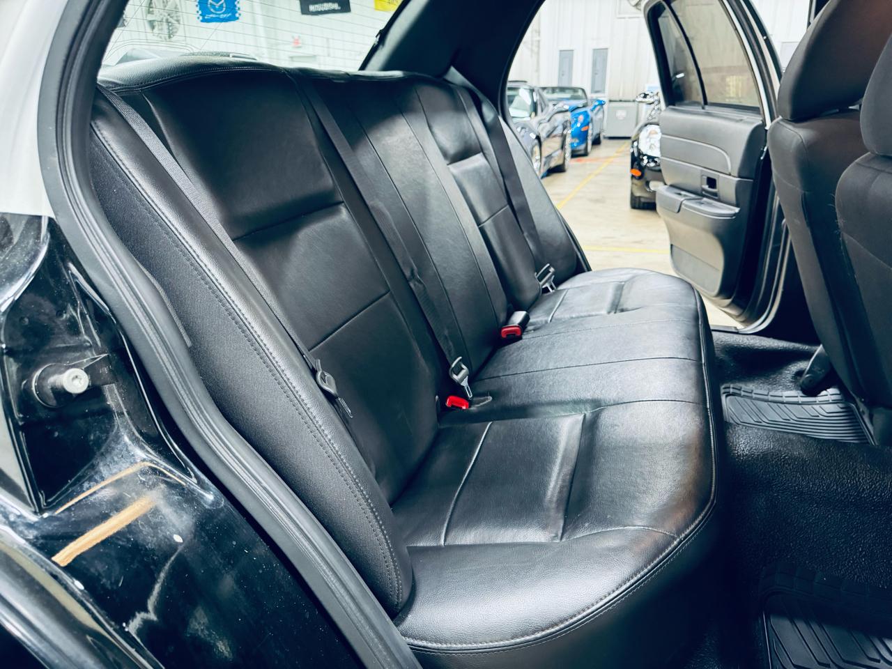 Ford Police Interceptor 4dr Sdn w/3.27 Axle 2011