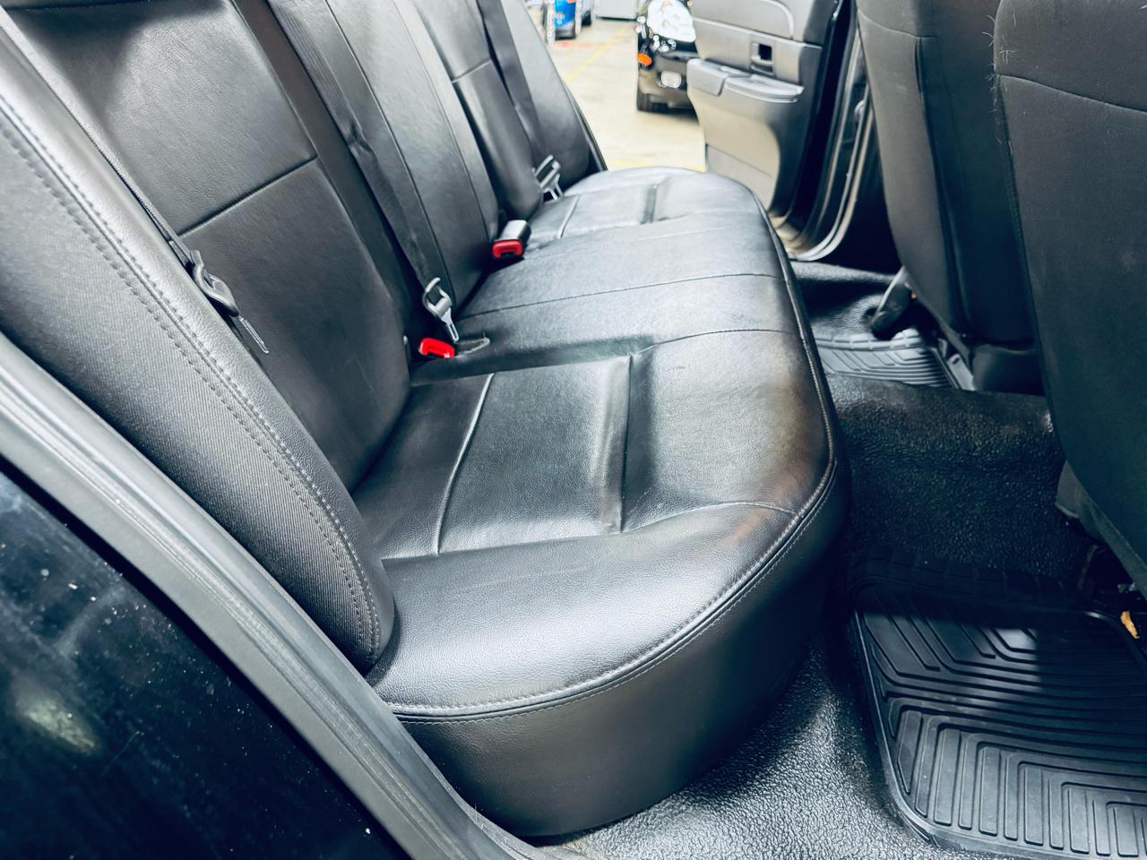 Ford Police Interceptor 4dr Sdn w/3.27 Axle 2011