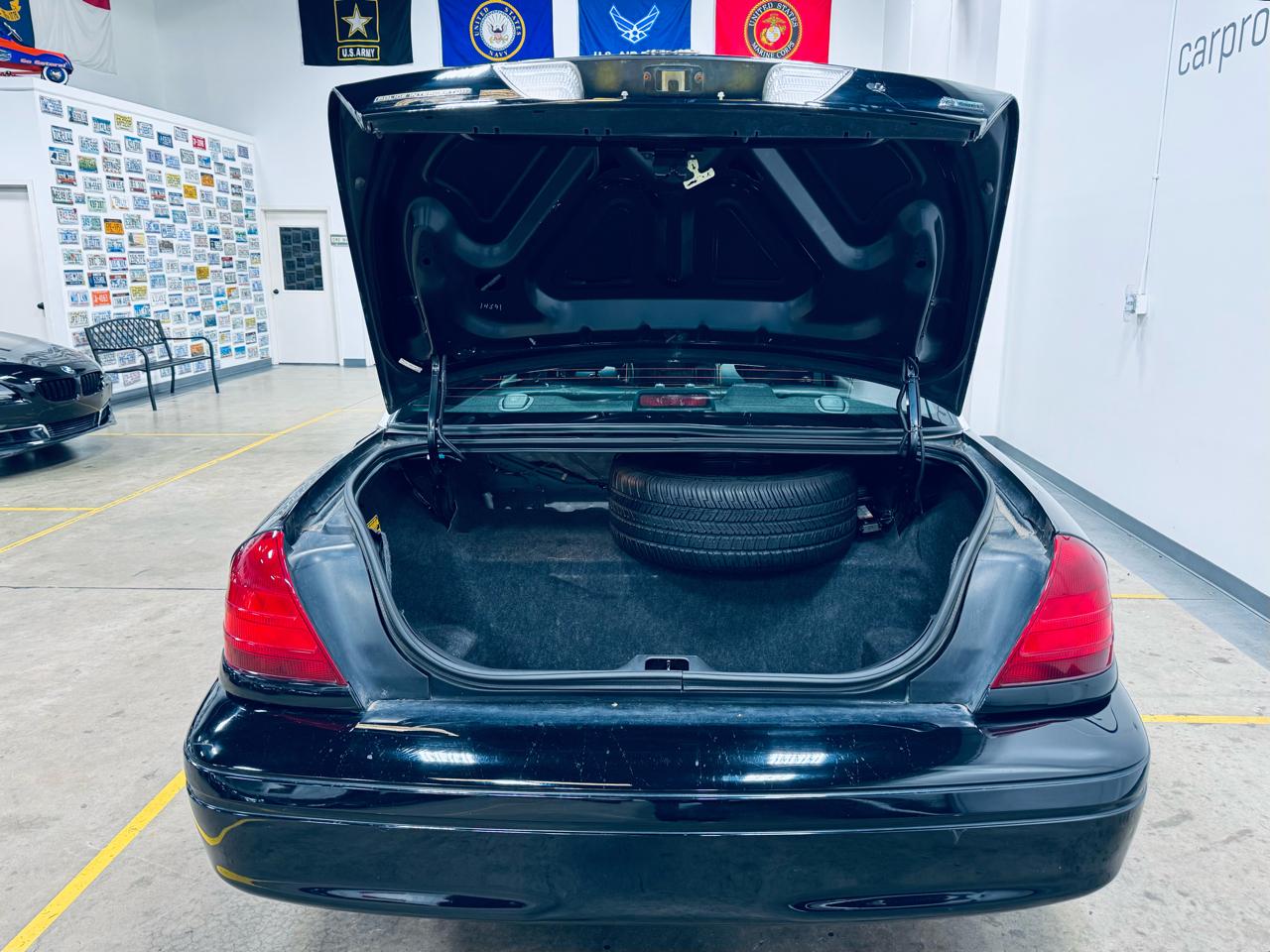 Ford Police Interceptor 4dr Sdn w/3.27 Axle 2011