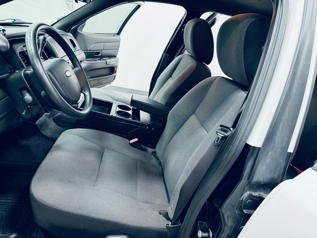 Ford Police Interceptor 4dr Sdn w/3.27 Axle 2011