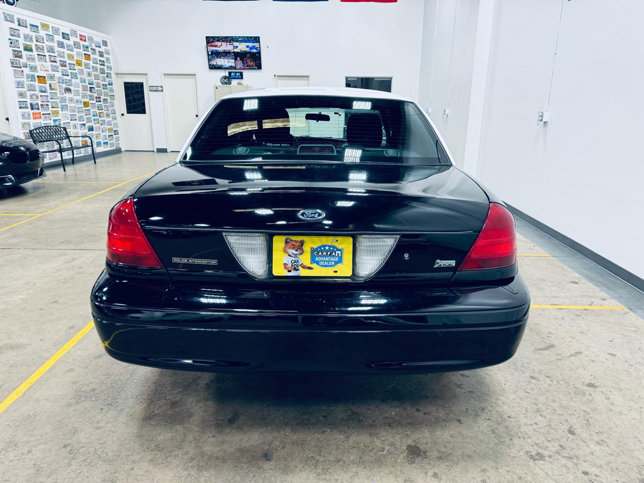 Ford Police Interceptor 4dr Sdn w/3.27 Axle 2011