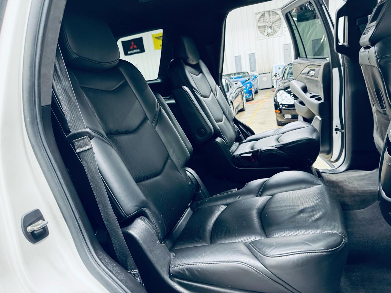 Cadillac Escalade 4WD 4dr Platinum 2019