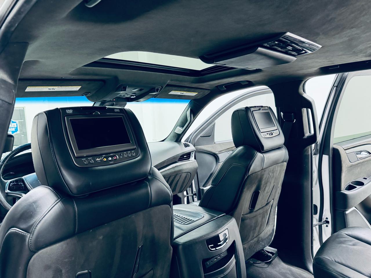 Cadillac Escalade 4WD 4dr Platinum 2019