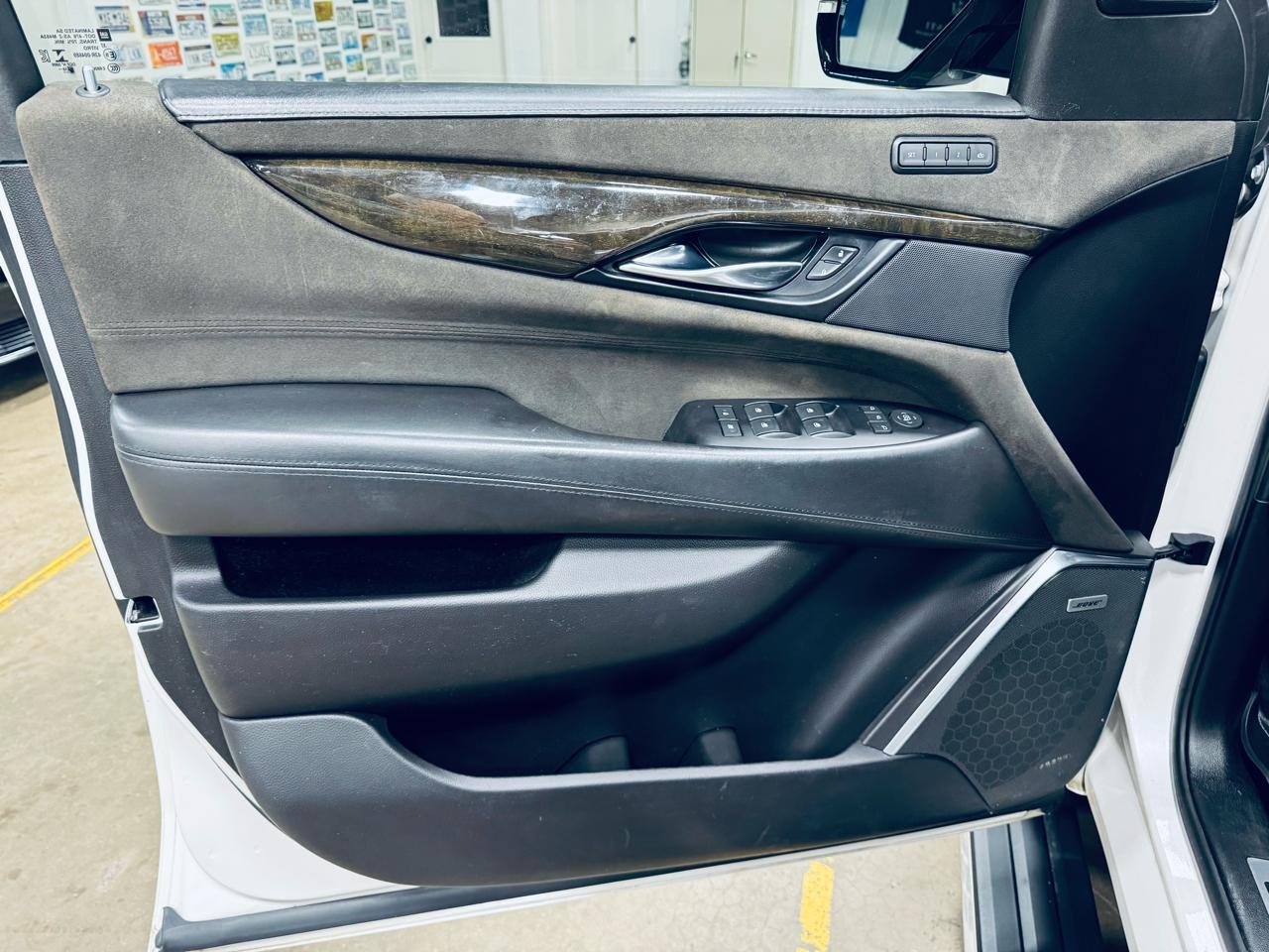 Cadillac Escalade 4WD 4dr Platinum 2019