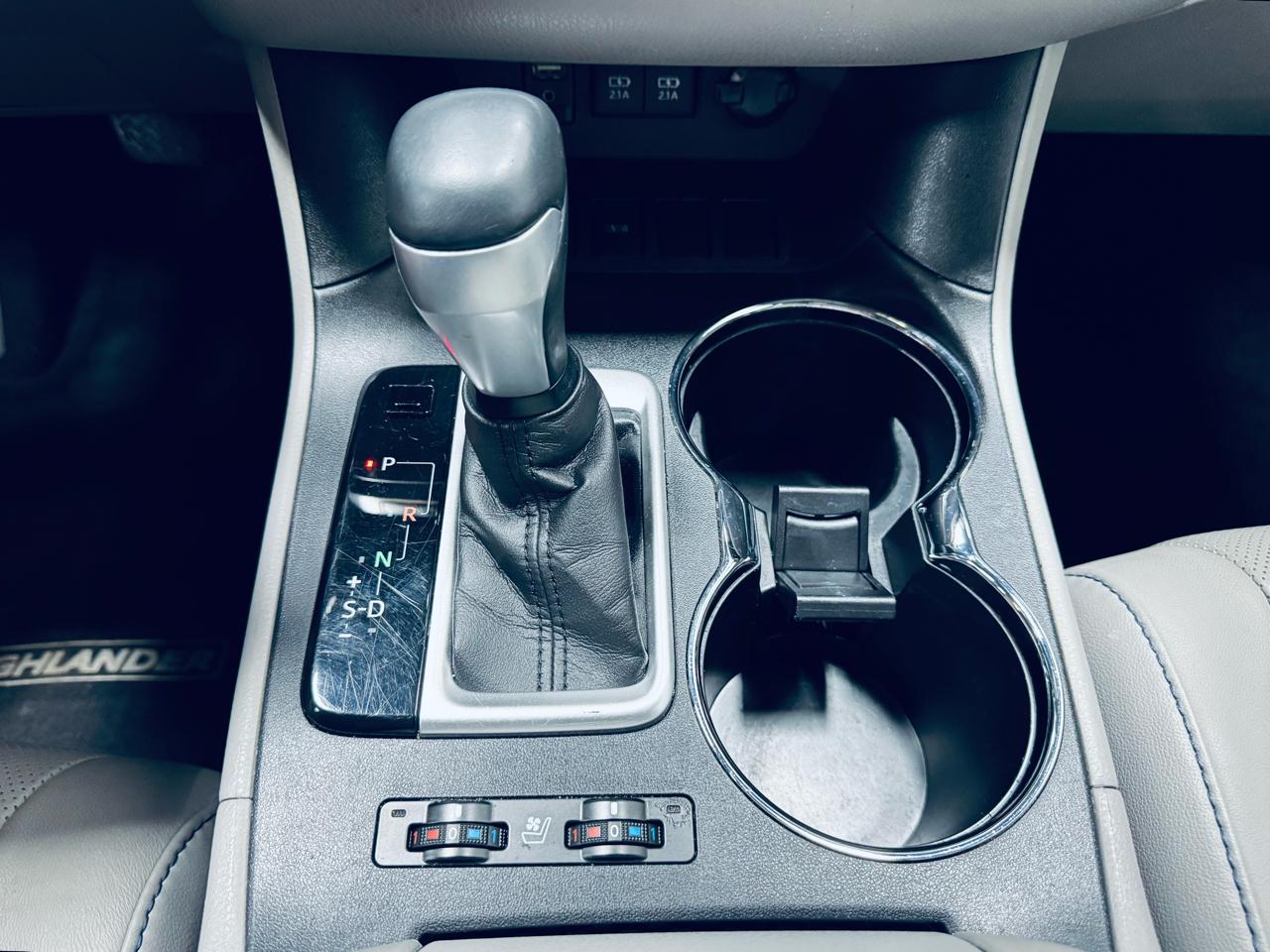 Toyota Highlander Limited V6 FWD (Natl) 2017