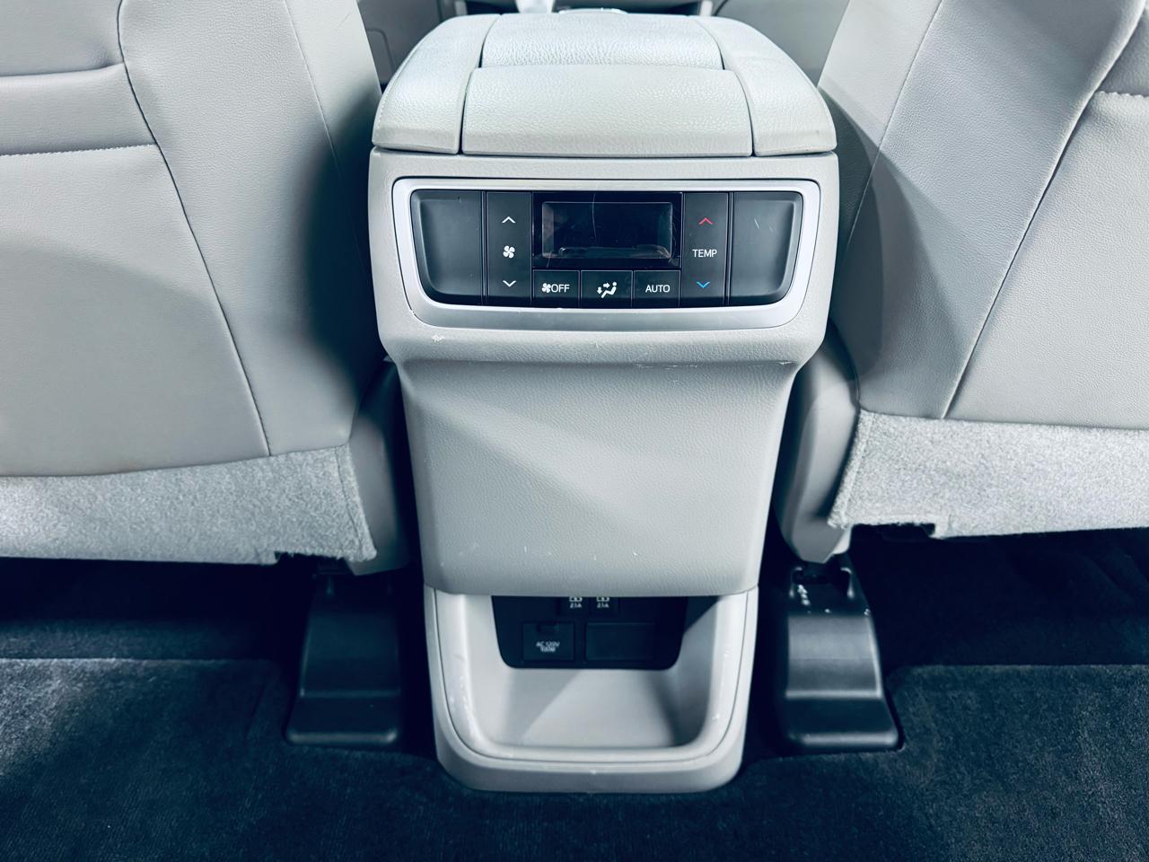 Toyota Highlander Limited V6 FWD (Natl) 2017