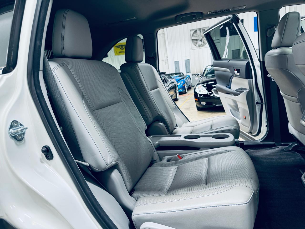 Toyota Highlander Limited V6 FWD (Natl) 2017