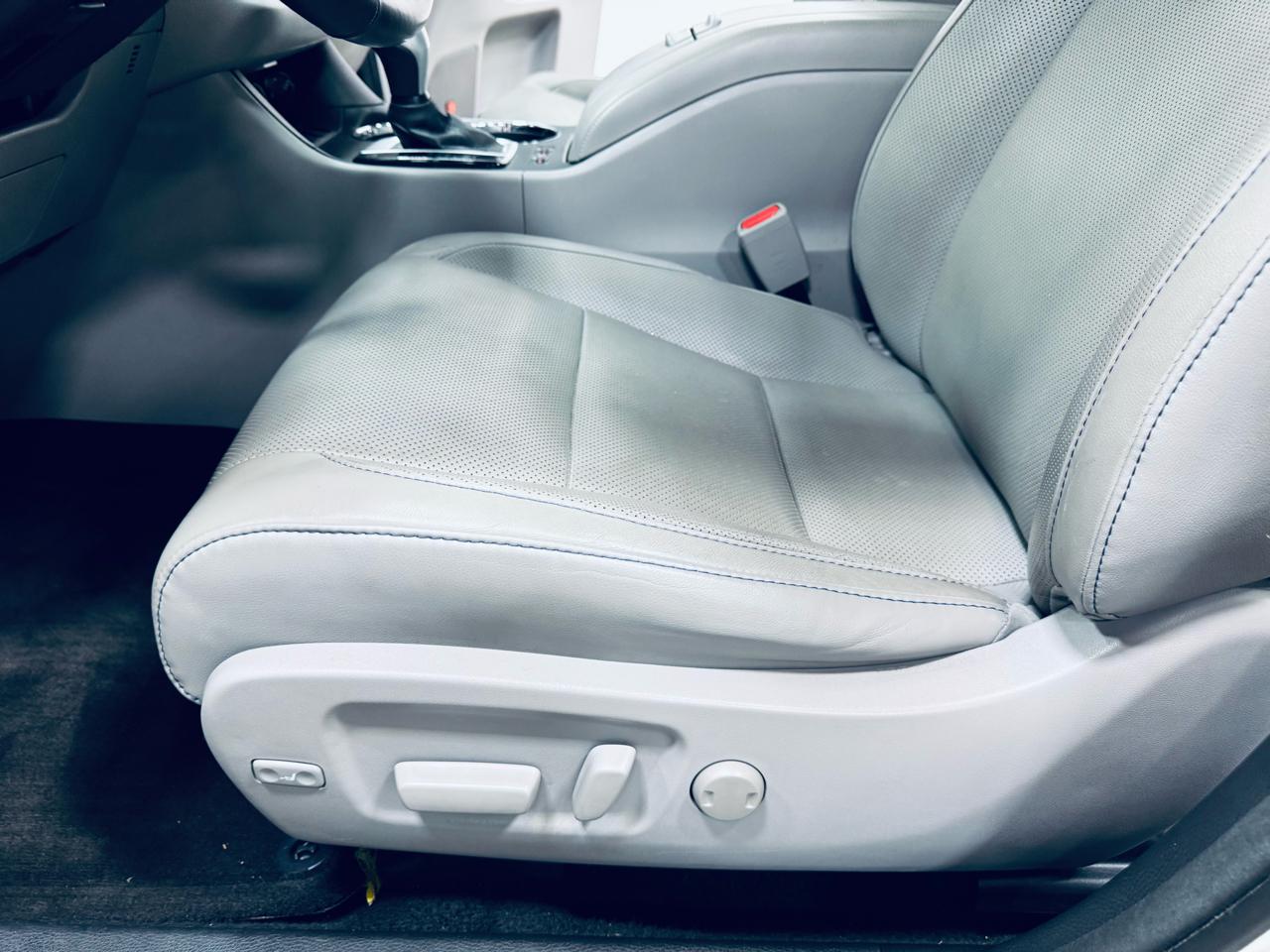 Toyota Highlander Limited V6 FWD (Natl) 2017