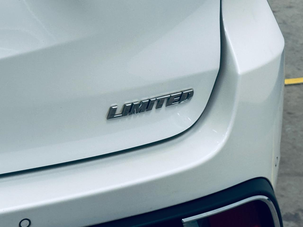 Toyota Highlander Limited V6 FWD (Natl) 2017