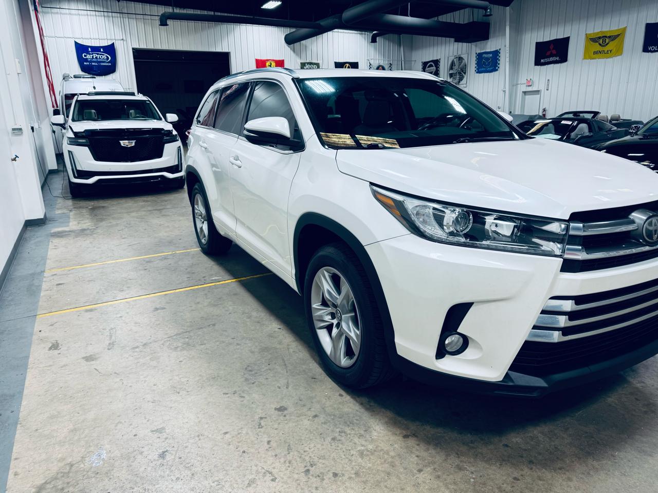 Toyota Highlander Limited V6 FWD (Natl) 2017
