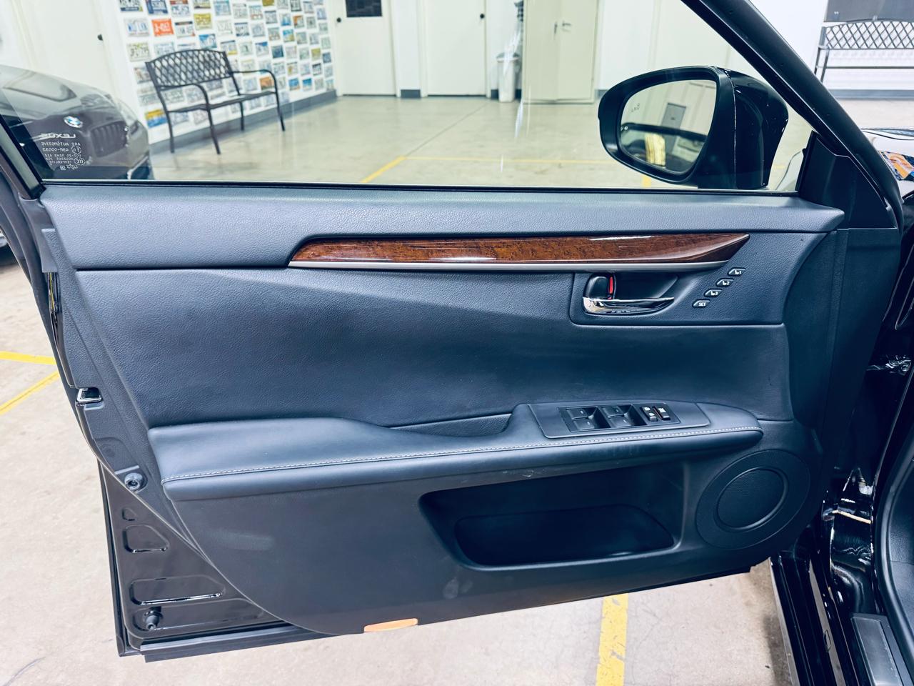 Lexus ES 350 4dr Sdn 2015