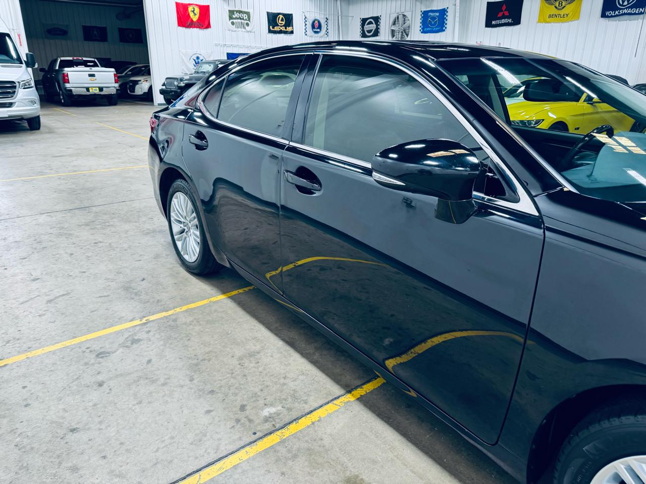 Lexus ES 350 4dr Sdn 2015