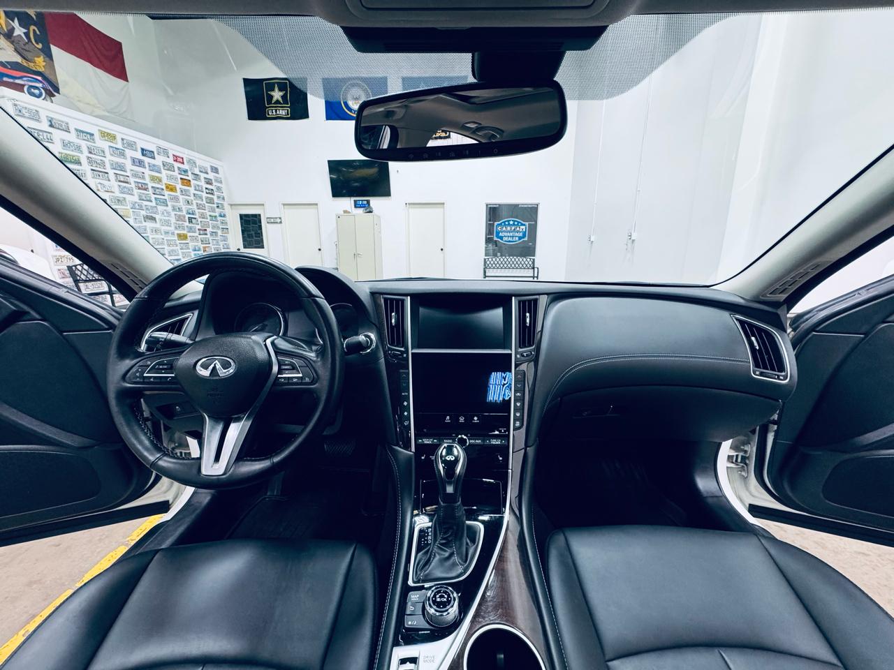 Infiniti Q50 3.0t LUXE AWD 2018