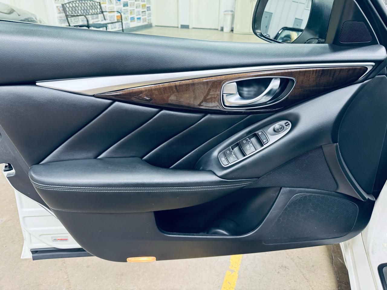 Infiniti Q50 3.0t LUXE AWD 2018