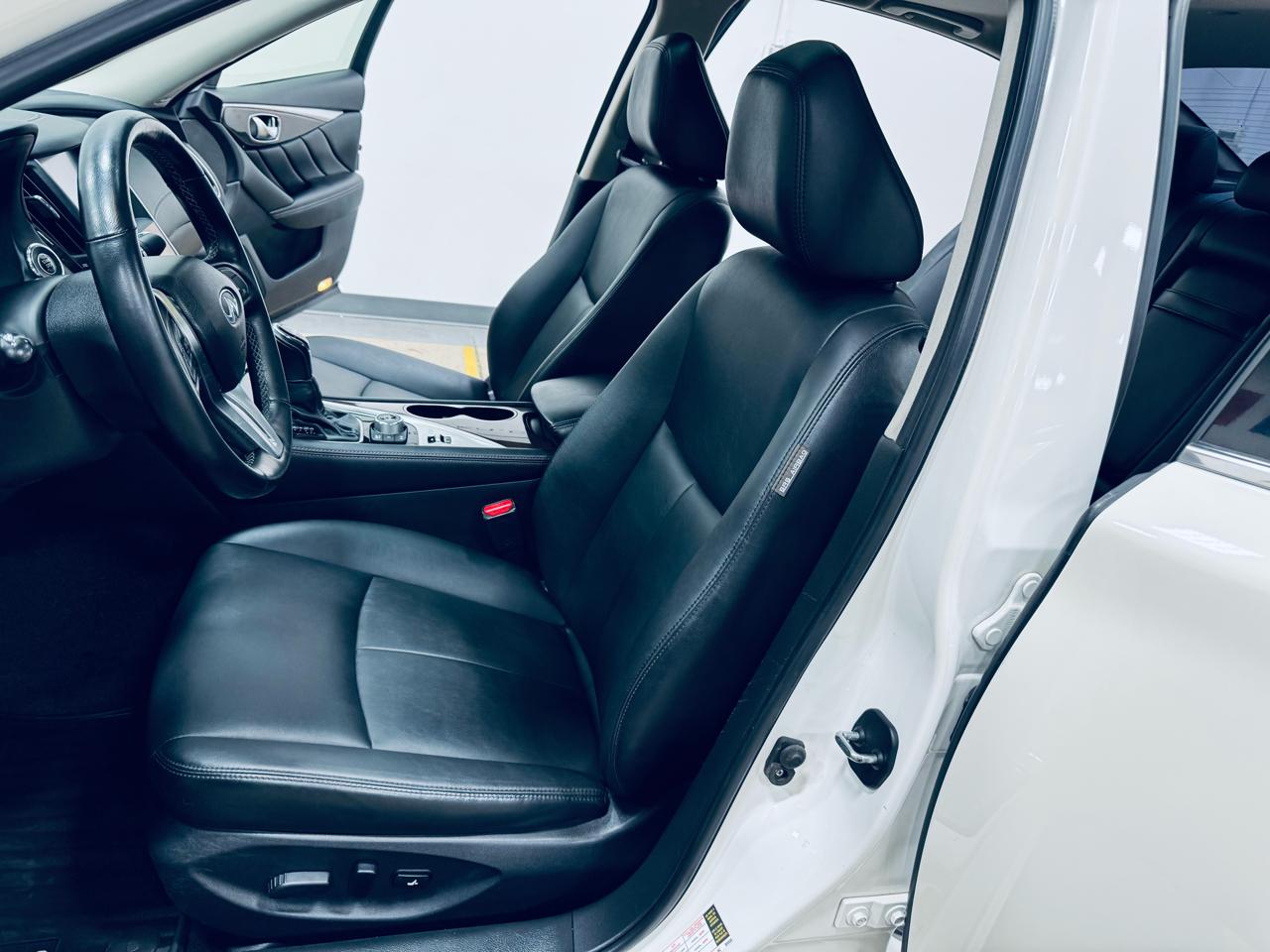 Infiniti Q50 3.0t LUXE AWD 2018