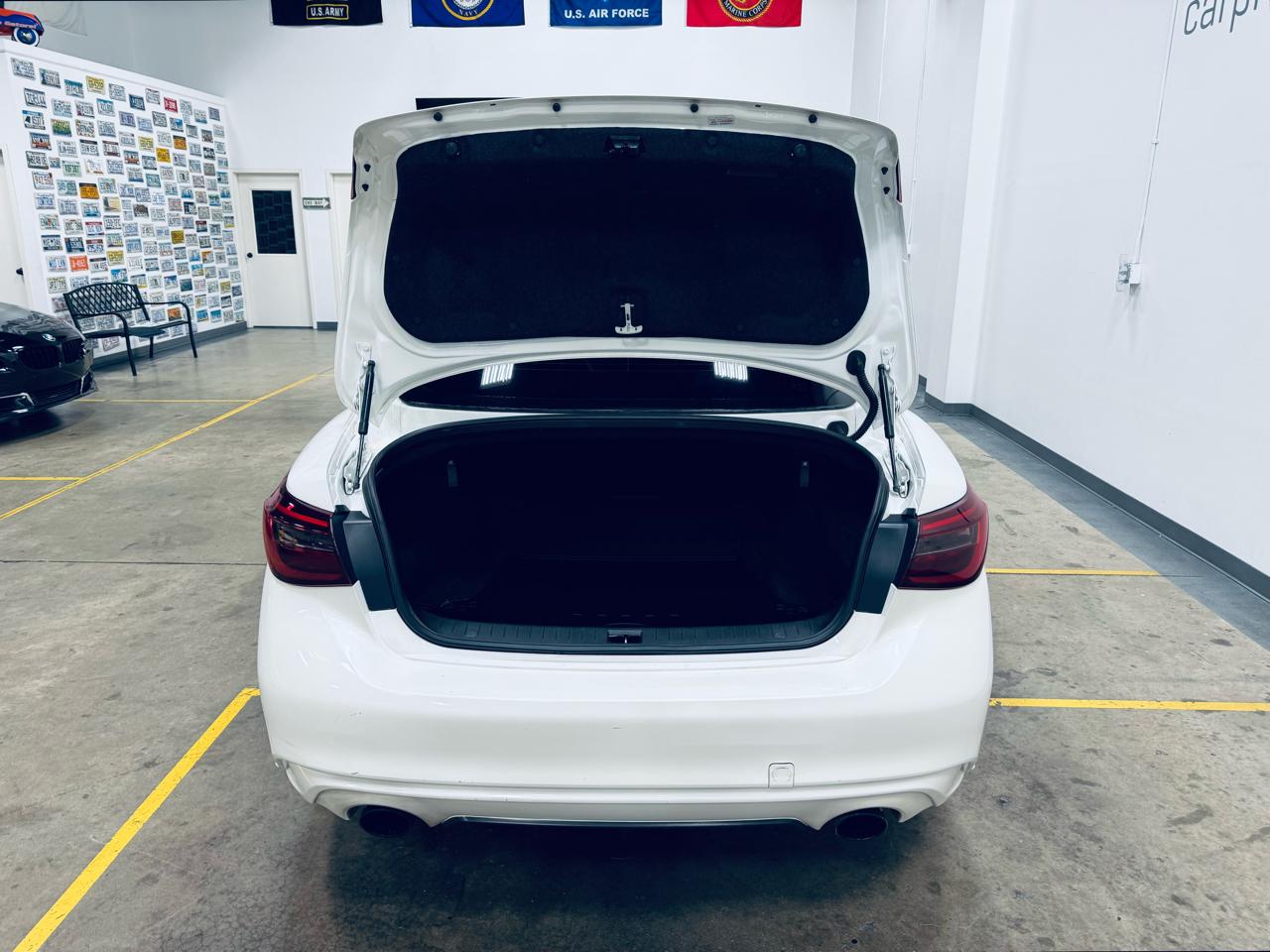 Infiniti Q50 3.0t LUXE AWD 2018