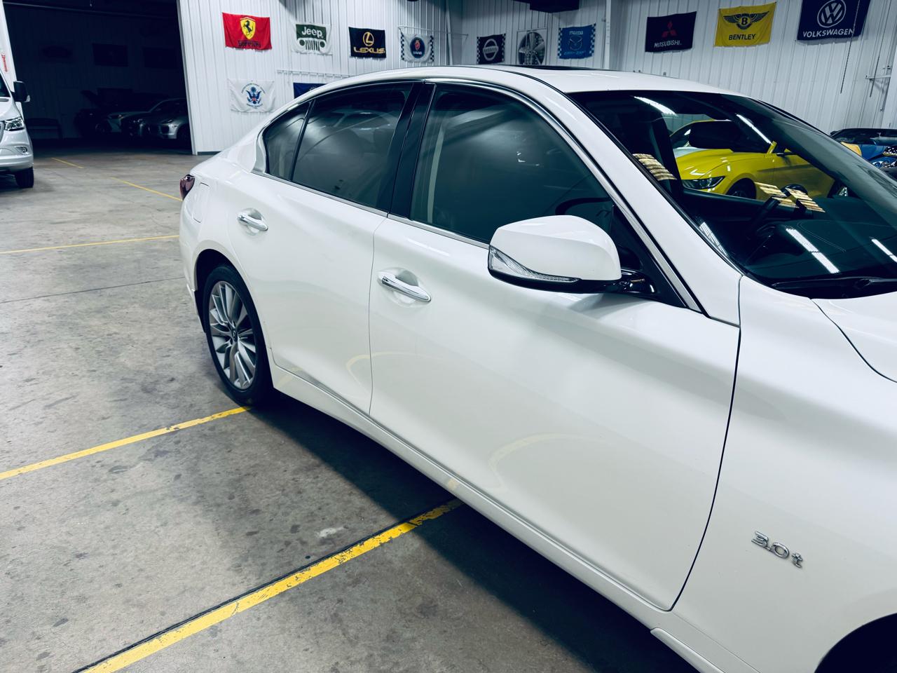 Infiniti Q50 3.0t LUXE AWD 2018