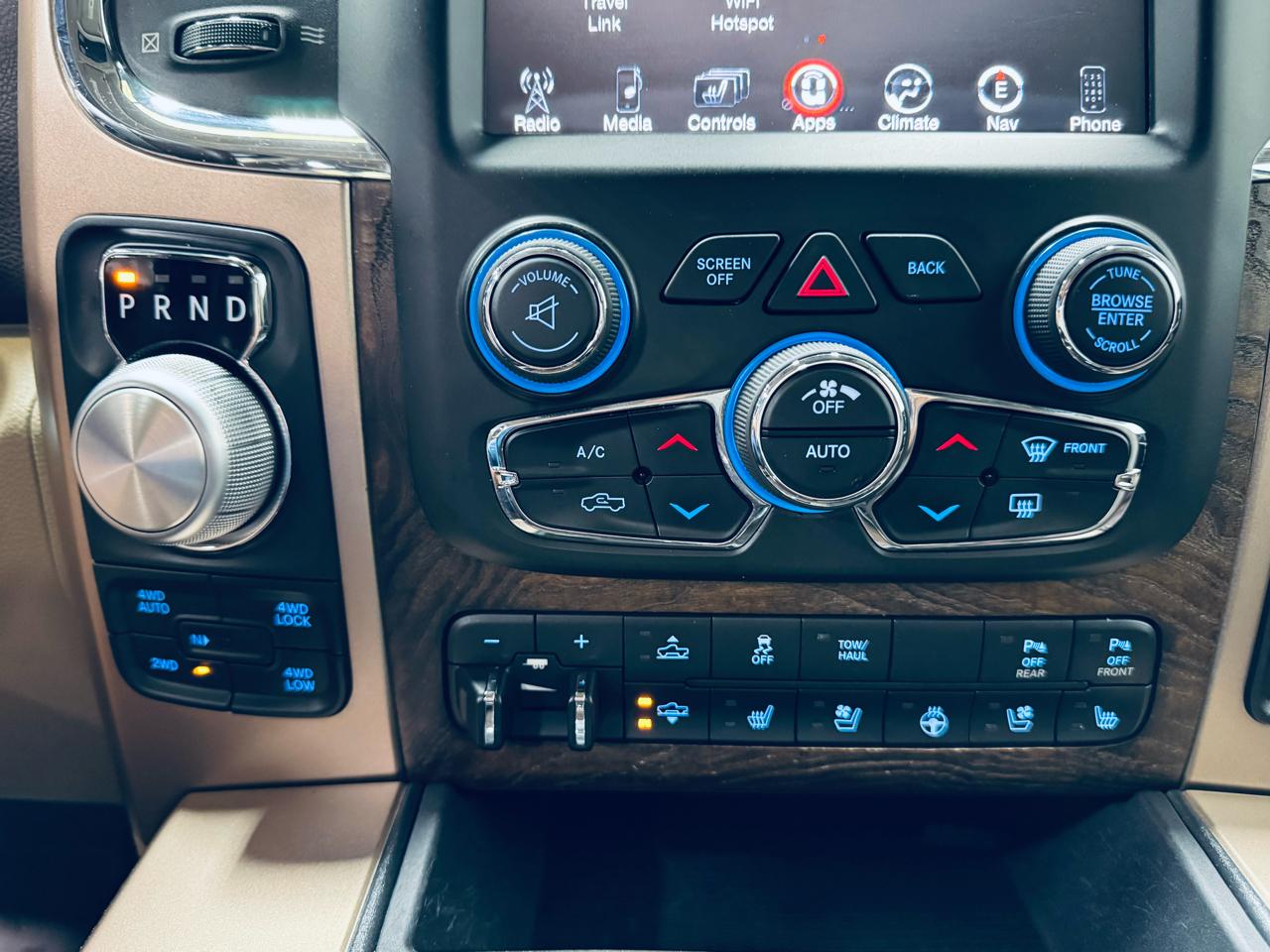 RAM 1500 4WD Crew Cab 140.5" Longhorn 2016