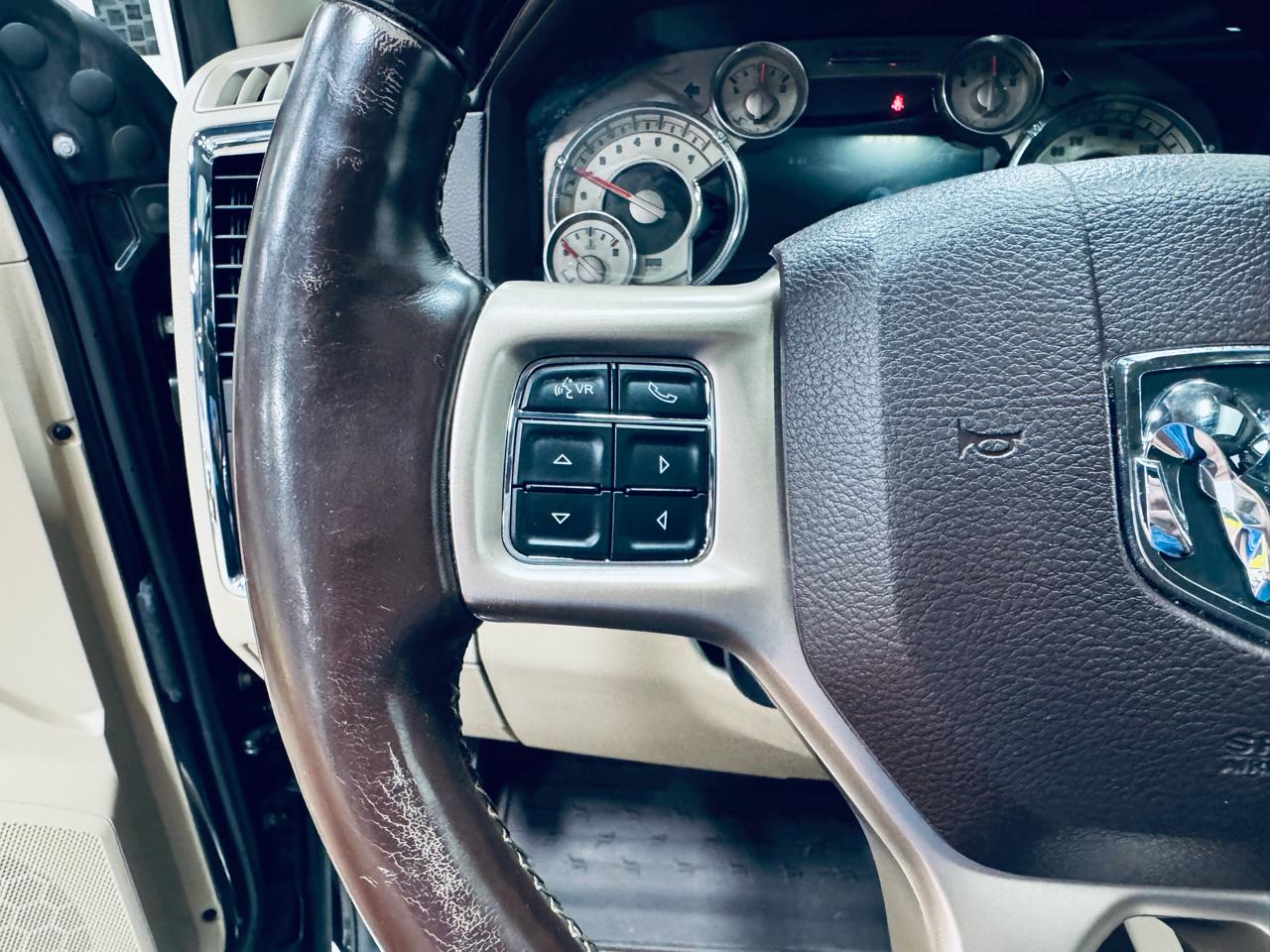 RAM 1500 4WD Crew Cab 140.5" Longhorn 2016