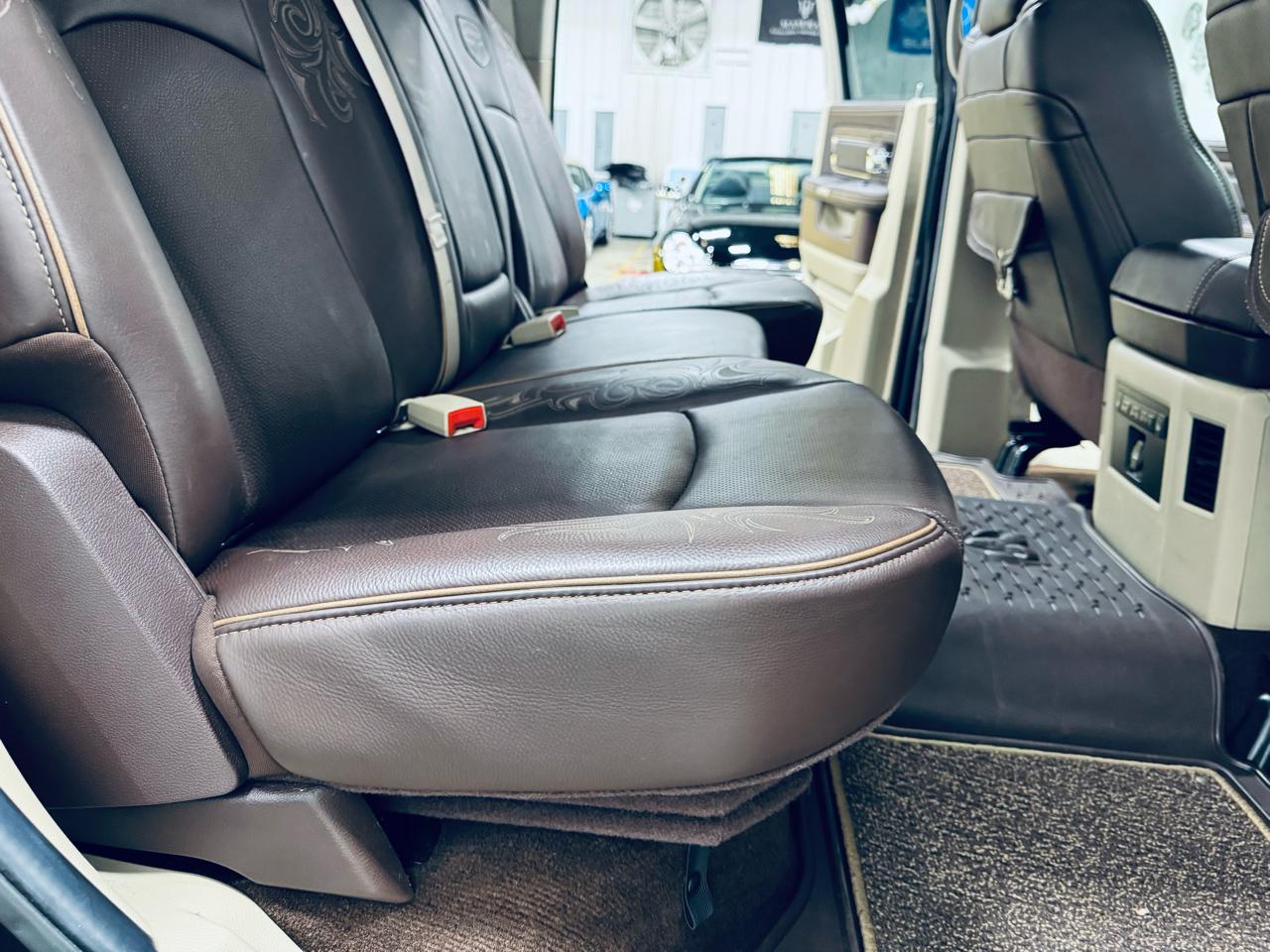 RAM 1500 4WD Crew Cab 140.5" Longhorn 2016