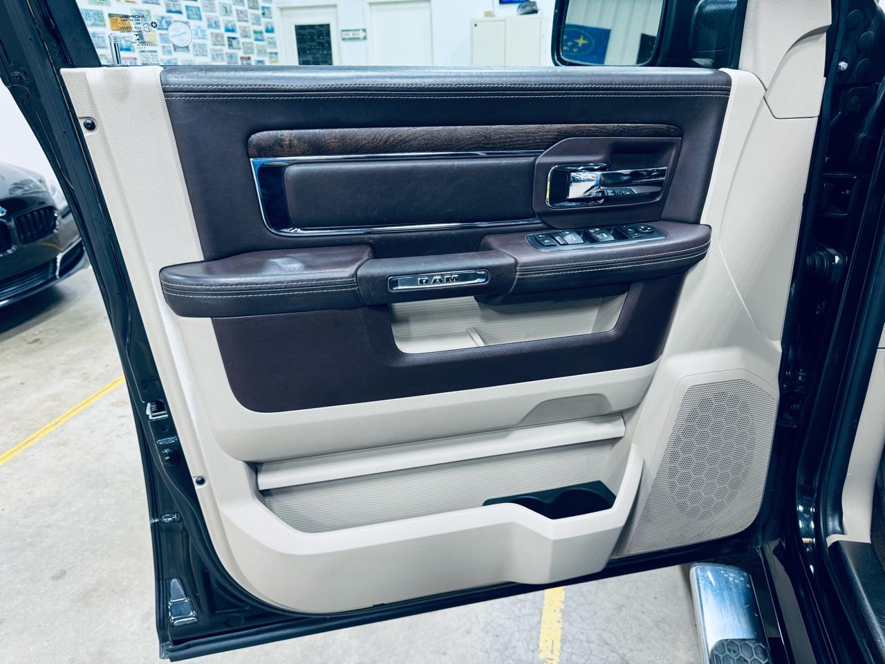 RAM 1500 4WD Crew Cab 140.5" Longhorn 2016