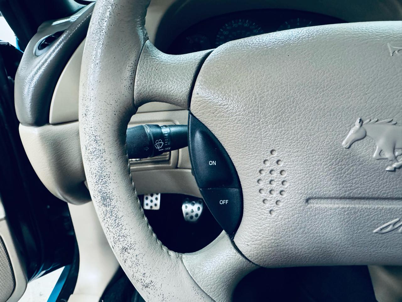 Ford Mustang 2dr Cpe GT Deluxe 2004