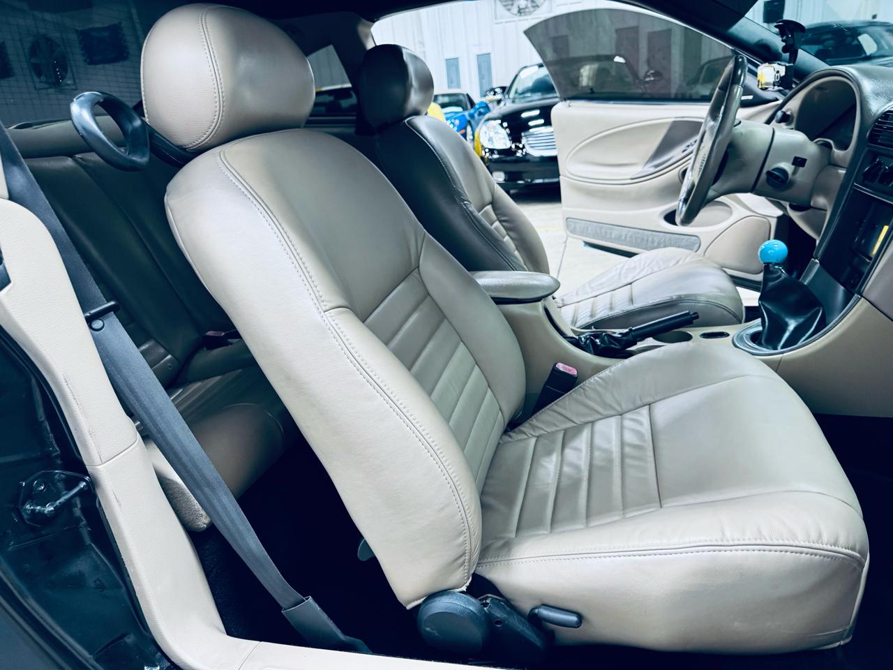 Ford Mustang 2dr Cpe GT Deluxe 2004