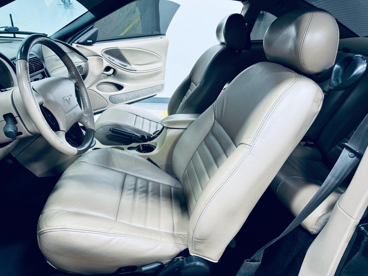 Ford Mustang 2dr Cpe GT Deluxe 2004