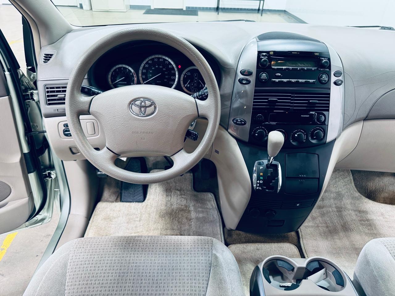 Toyota Sienna 5dr CE FWD 7-Passenger (Natl) 2006